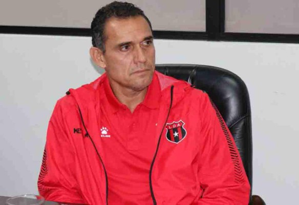 El Alajuelense nombra a su nuevo entrenador