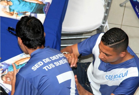 Emilio Izaguirre le promete a la afición hondureña hacer historia