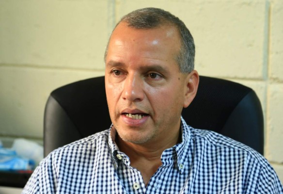 Tecnología móvil desplaza a los café internet