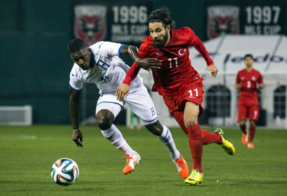 Honduras comienza con el pie izquierdo su camino hacia Brasil