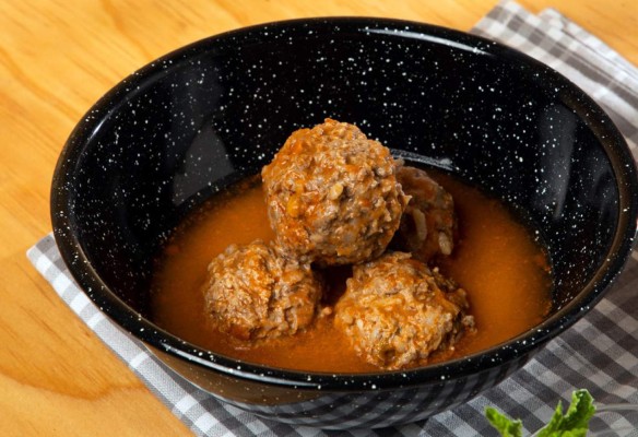 Cómo hacer albóndigas de arroz y carne