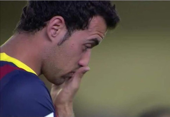 Video: Las lágrimas de Busquets en minuto de silencio por Tito Vilanova