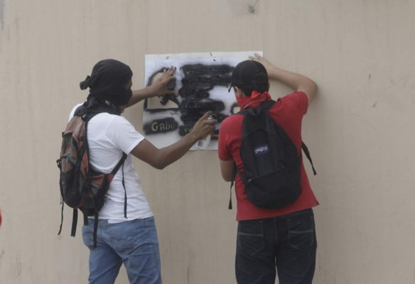 Trabajadores hondureños exigen mejoras salariales y anuncian central única