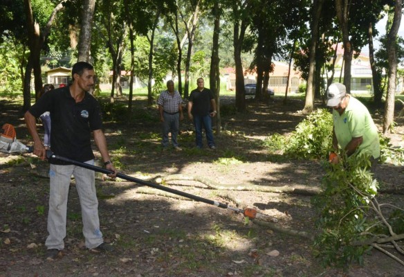 Repararán parque de la colonia Stibys