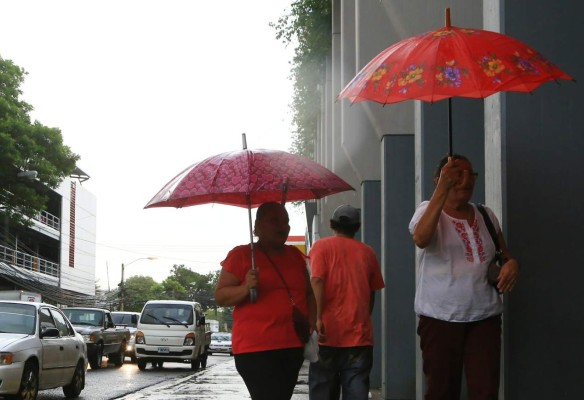 Onda tropical dejará lluvias en territorio hondureño