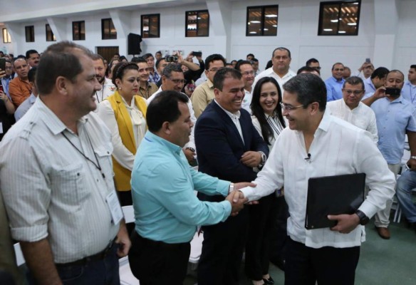 Gobierno de Honduras lanza un pacto por la calidad educativa