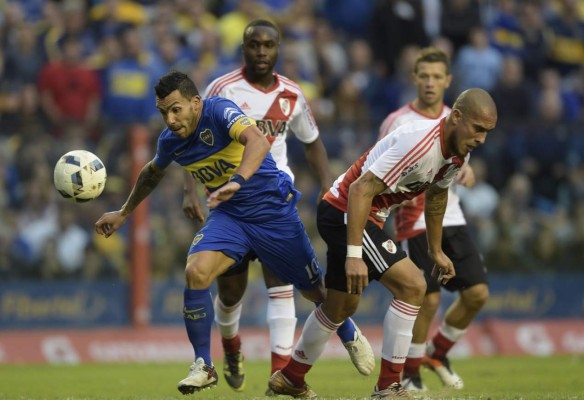 Boca Juniors, con diez, empata sin goles ante River Plate