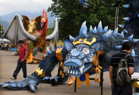 Trinidad revive los mitos con imponentes chimeneas