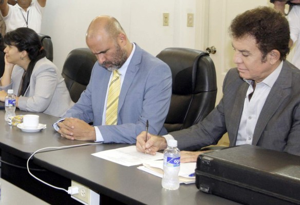 Dejan en suspenso expulsión de Virgilio Padilla del PAC