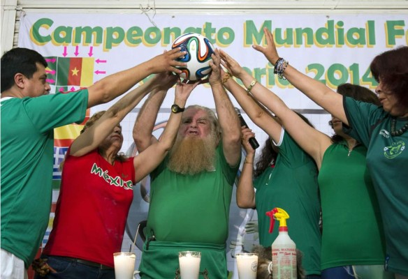 El Brujo Mayor predice que México ganará en el debut y pasará a cuartos