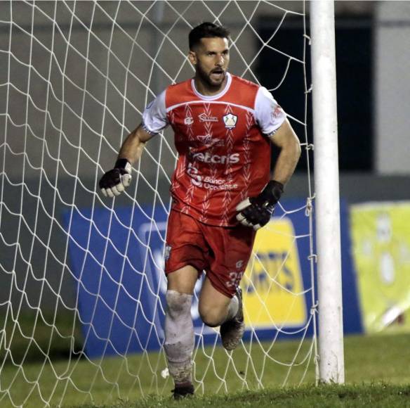 El portero argentino Matías Quinteros finalmente seguirá con los Potros de Olancho FC para el Torneo Clausura 2023. El futbolista sonó fuerte para llegar al Motagua.