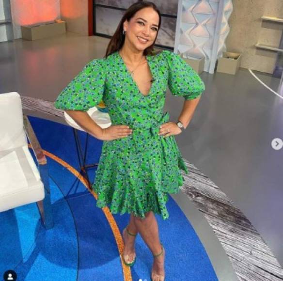 López compartió otra fotografía en la que aparece con un vestido verde y luce realmente espectacular. Sus seguidores la felicitaron por su notable cambio.