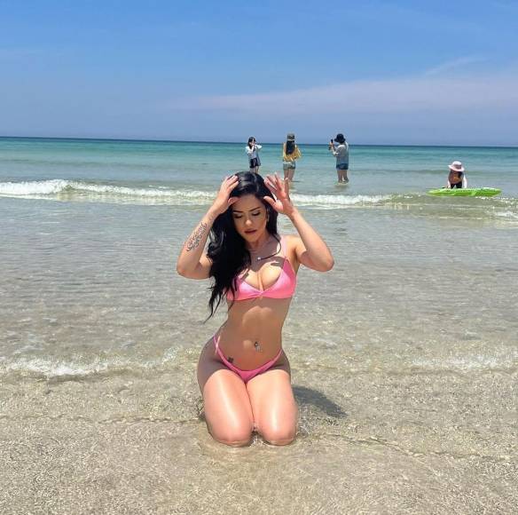 La bailarina e influencer hondureña, Ónice Flores, ha cautivado a sus seguidores con las atrevidas fotos que compartió en su historia de Instagram, con las que dejó a más de uno suspirando.