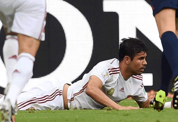 Gritos, abucheos, bronca, todo contra Diego Costa en Salvador