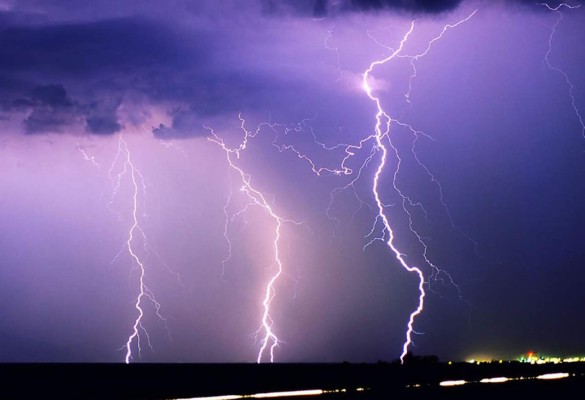 Mueren dos hombres tras ser alcanzados por un rayo en Honduras