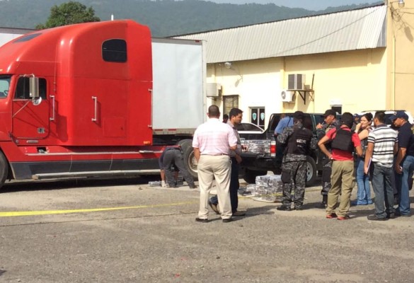 Incautan 378 kilos de cocaína en un cabezal en San Pedro Sula
