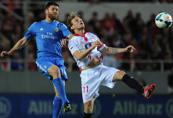 Sevilla propina segunda derrota al Real Madrid en tres días y lo complica