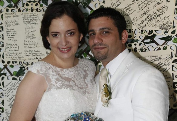 Rennée Ruiz y Gustavo Canahuati se prometen amor