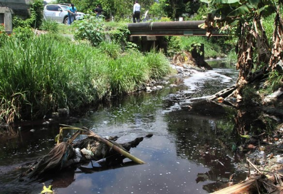 Vecinos de Choloma se quejan por gases tóxicos