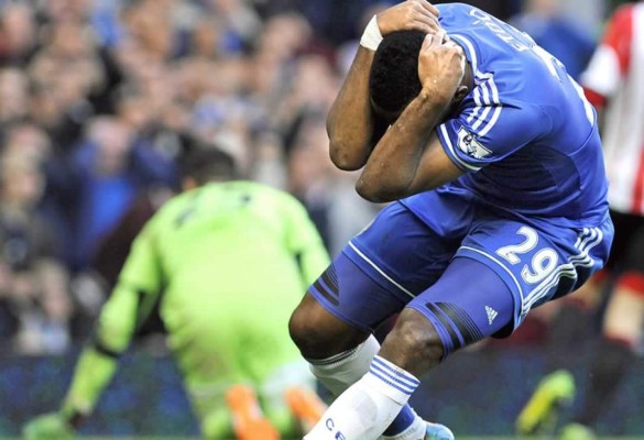 Chelsea cae ante el Sunderland y complica la lucha por el título