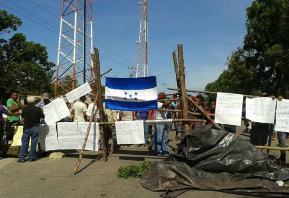 Honduras: Patronato se tomó la vía de acceso al Puerto de Trujillo