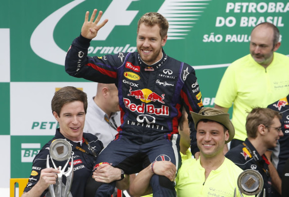 Vettel pone el broche final a la temporada y escribe su nombre en otro récord