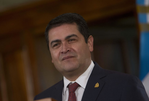 Juan Orlando Hernández visitará a Santos en Colombia