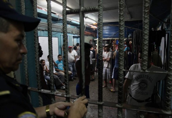 En 300% están sobrepobladas las cárceles en Honduras