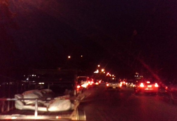 Infierno vial en el bulevar del Este de San Pedro Sula