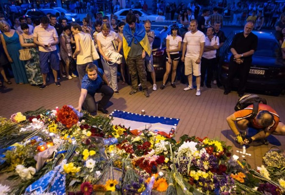 Malaysian Airlines precisa que 298 personas iban en el vuelo MH17