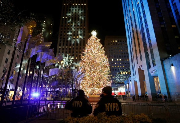 ¡Hermoso! Nueva York inaugura la época navideña con el encendido del árbol de Rockefeller
