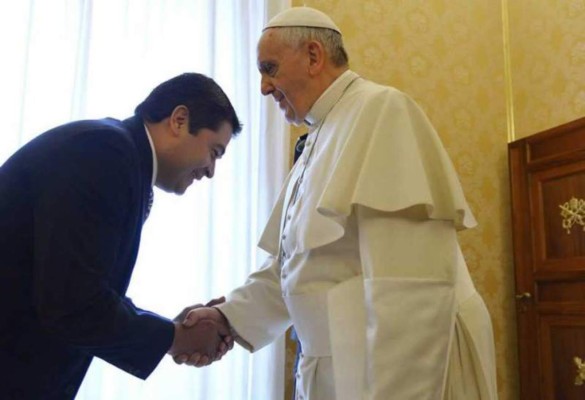 Presidente Hernández se reunirá con el Papa en Ecuador