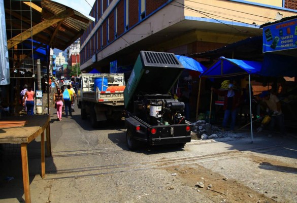Cierran calles del centro sampedrano por bacheo