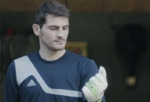 Vídeo: ¿Podrán Messi y Ronaldo salvarnos de una invasión extraterrestre?