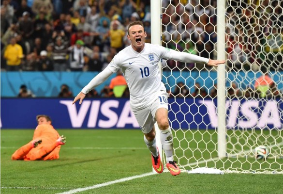 Luis Suárez resucita a Uruguay y lanza a la lona a Inglaterra