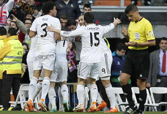 Real Madrid gana al Granada y se acuesta líder de la Liga española