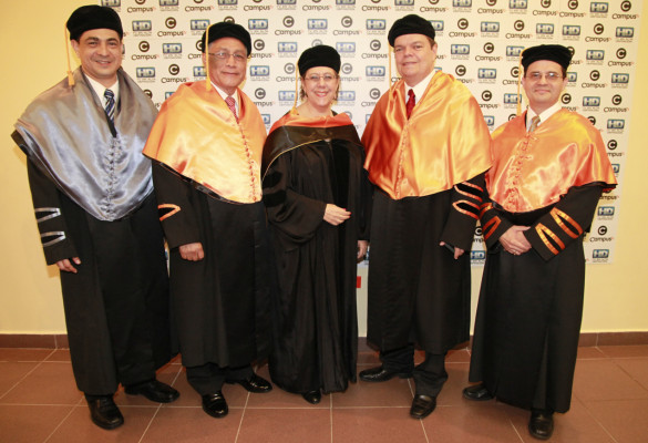 Brindis por los graduados