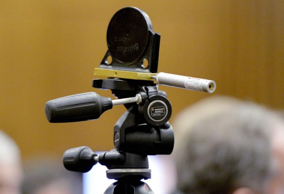 Experto balístico dice que Pistorius mató a su novia cuando ella se dirigía hacia el baño