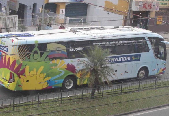 Ecuador llega a Curitiba en ambiente de fiesta