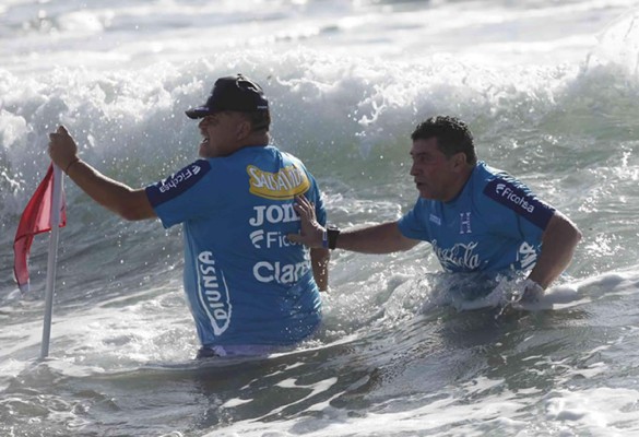 Jugadores de Honduras 'sudaron hasta la última gota” en la playa