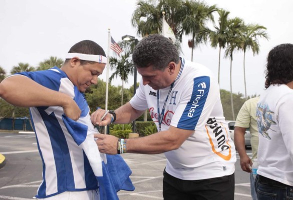 Locura total por Honduras en Fort Lauderdale