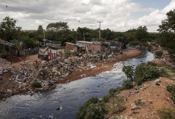 El río homónimo que pasa por la ciudad de Asunción.