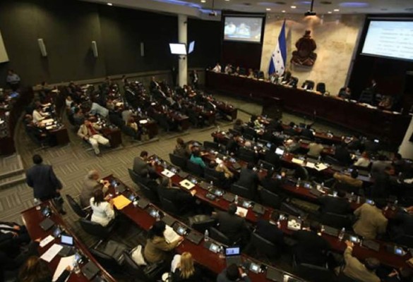 Declaran inadmisible juicio político contra el Fiscal Adjunto