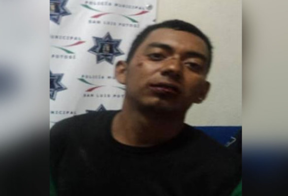 Hondureño ataca a otro y lo obliga a beber su sangre en México