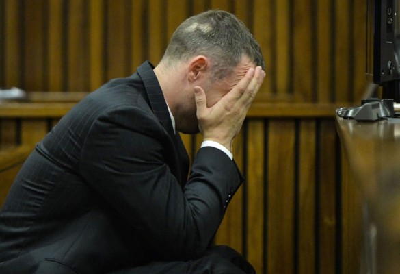 Experto balístico dice que Pistorius mató a su novia cuando ella se dirigía hacia el baño