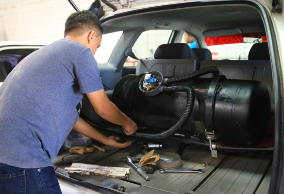 5,000 vehículos circulan con gas en San Pedro Sula