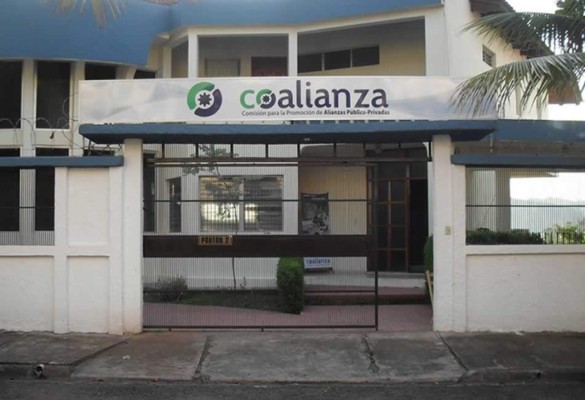 Presidente de Honduras desautoriza aumento de salario a comisionados de Coalianza