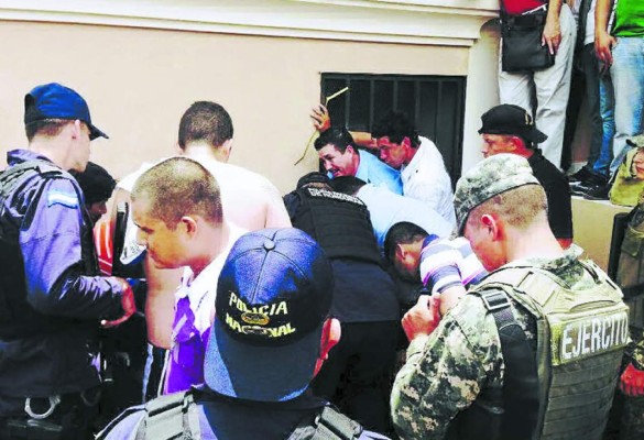 Dos bomberos y un empleado público mueren en Ocotepeque