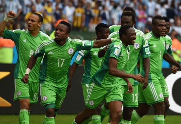 Un doblete de Messi coloca a Argentina como primera de grupo