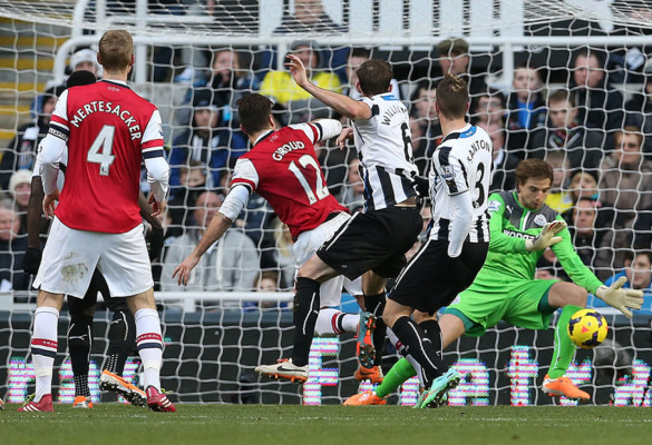 Arsenal recuperó el liderato venciendo 1-0 al Newcastle